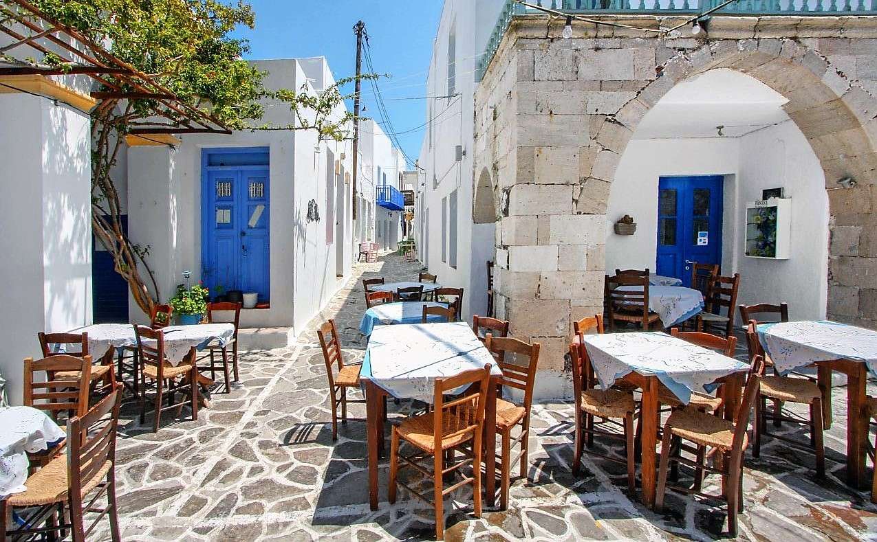 ミロス島ギリシャのプラカの町 ジグソーパズルオンライン