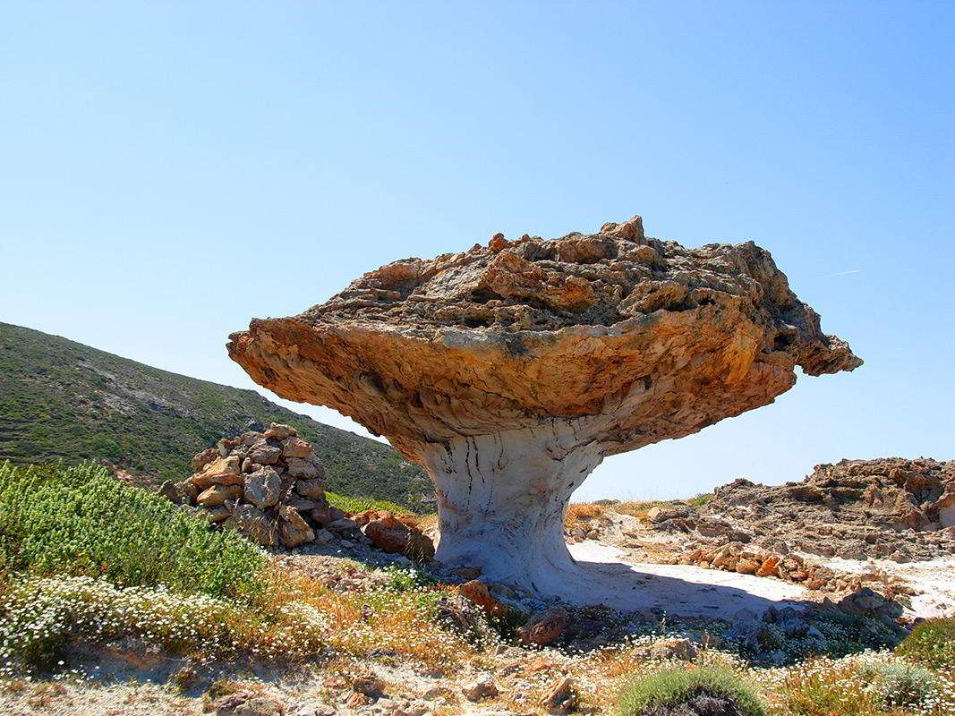 Insula greacă Kimolos Skiadi Rock puzzle online