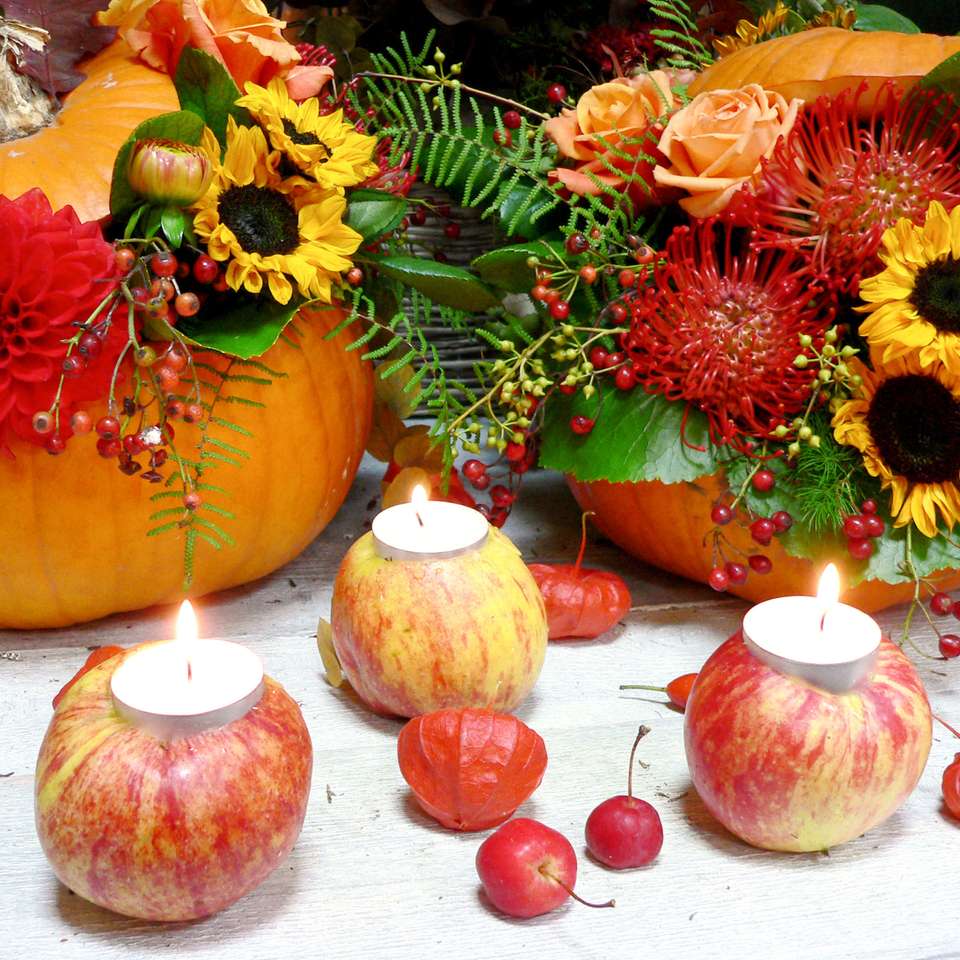 Осеннее украшение яблочными чайными свечами пазл онлайн