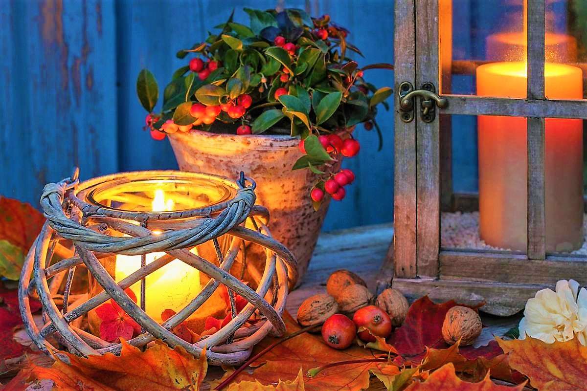 Őszi dekoráció fényekkel kirakós online