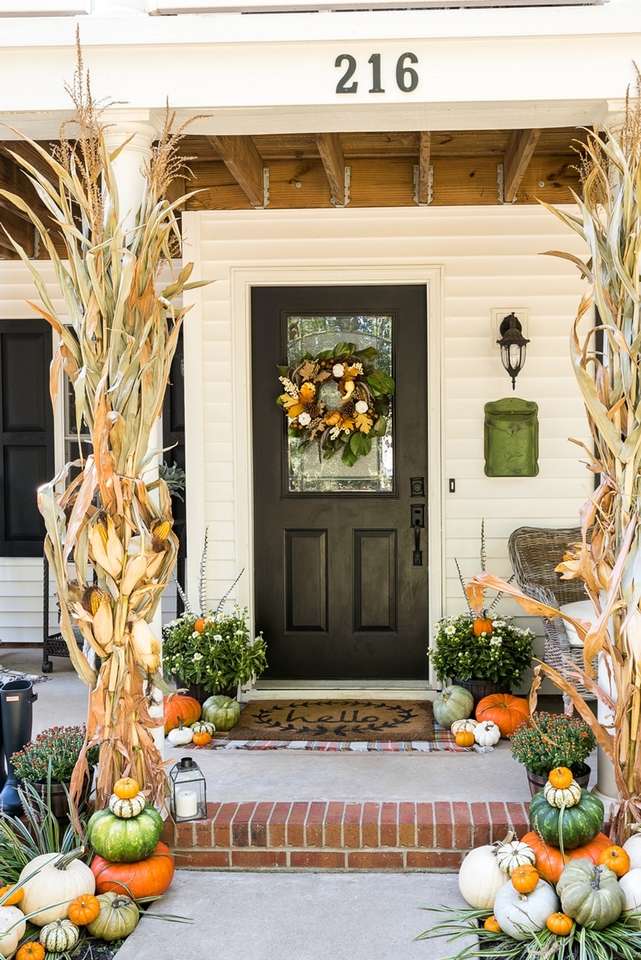 Есенна украса пред къща онлайн пъзел