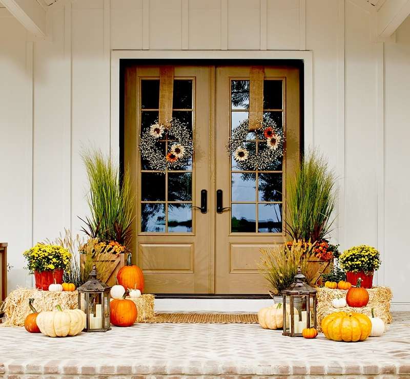 Podzimní dekorace před domem skládačky online