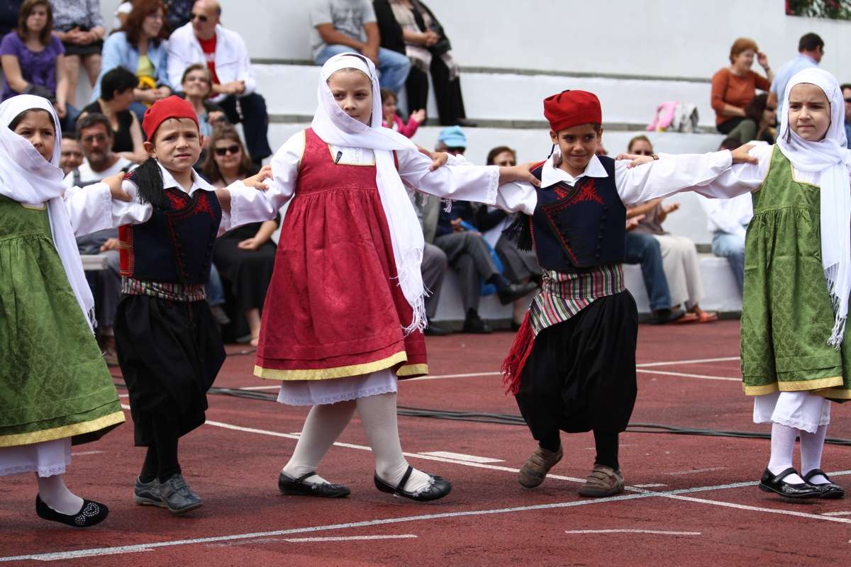 Гръцки народен танц на остров Сифнос онлайн пъзел
