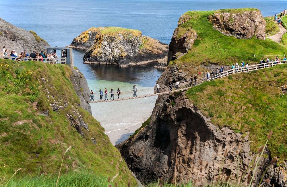 Rope Bridge - Northern Ireland - Carrick-a-Rede. jigsaw puzzle online