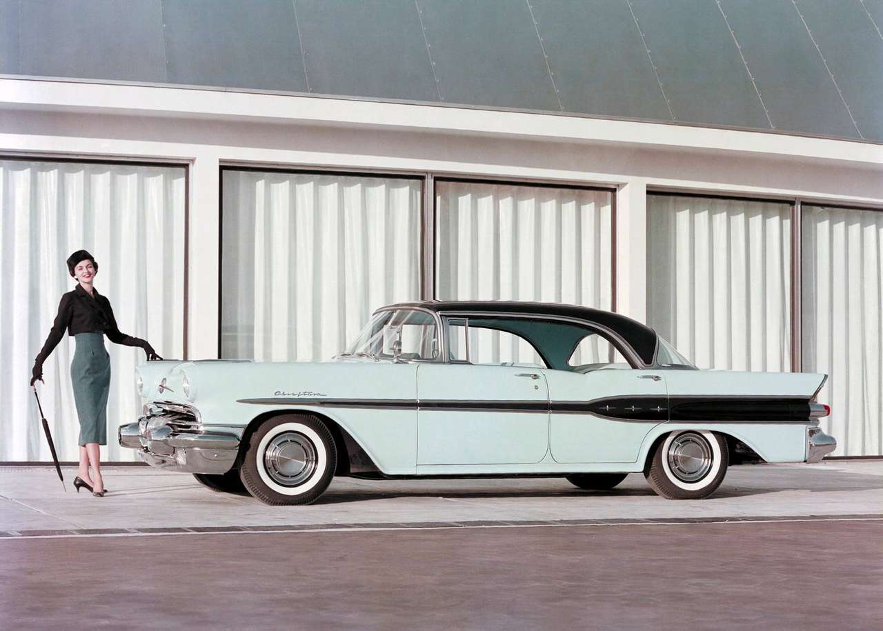 1957 Pontiac Chieftain Catalina Sedan quebra-cabeças online