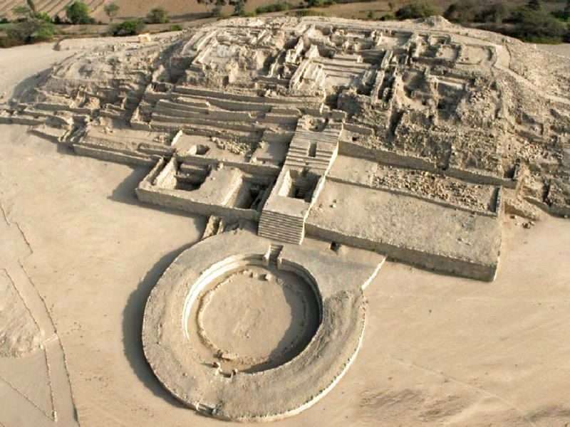 Las antiguas pirámides de la cultura Caral online puzzle