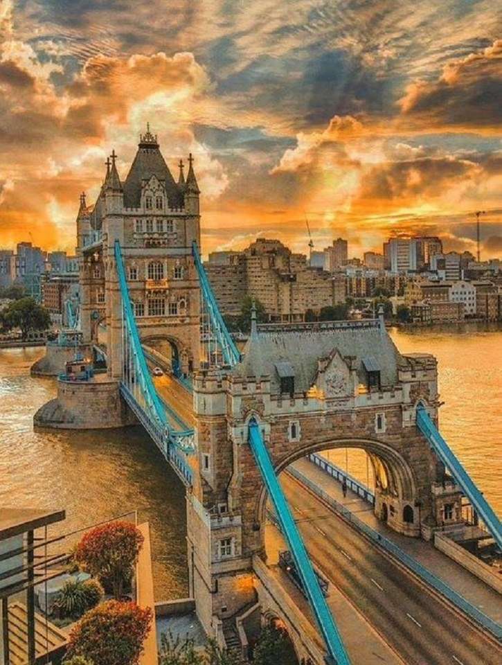Γέφυρα στο Λονδίνο. παζλ online