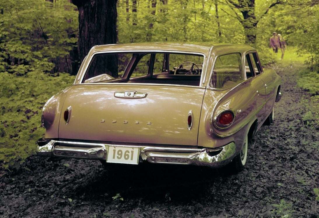 Универсал Dodge Dart Pioneer 1961 года выпуска онлайн-пазл