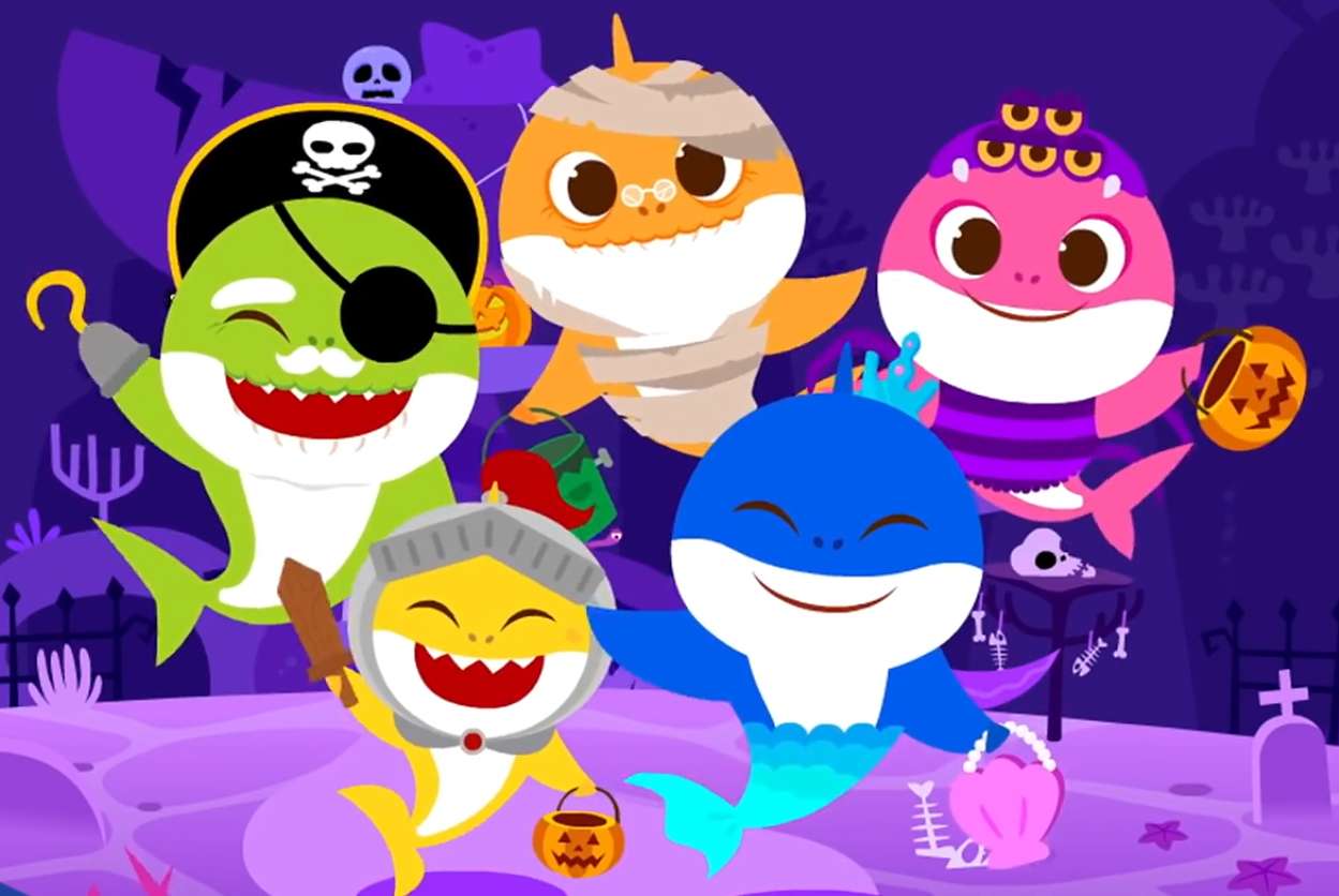 Halloween-tijd voor de Shark-familie! legpuzzel online