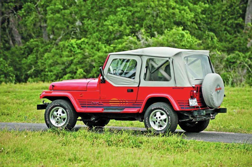 Jeep fuoristrada rossa puzzle online