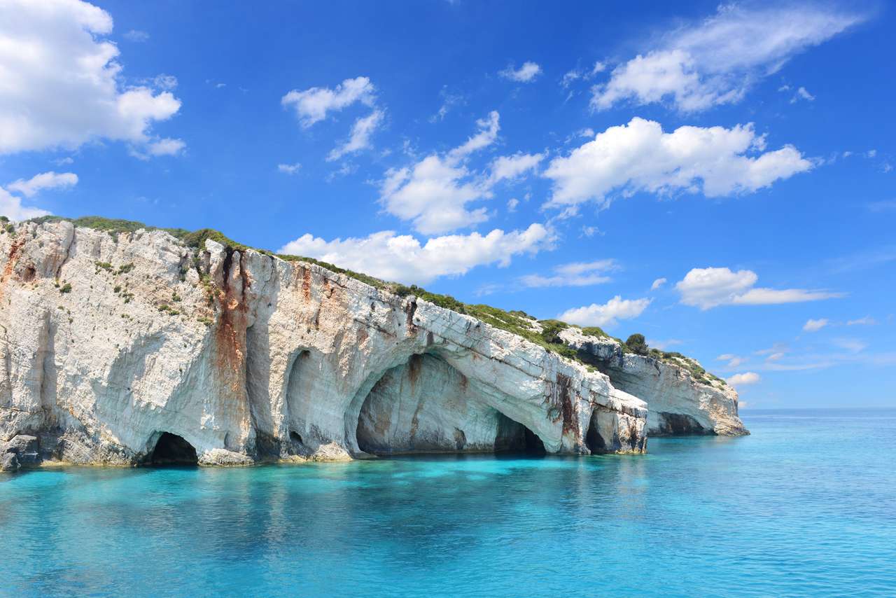 Cavernas azuis na ilha de Zakynthos - Grécia quebra-cabeças online
