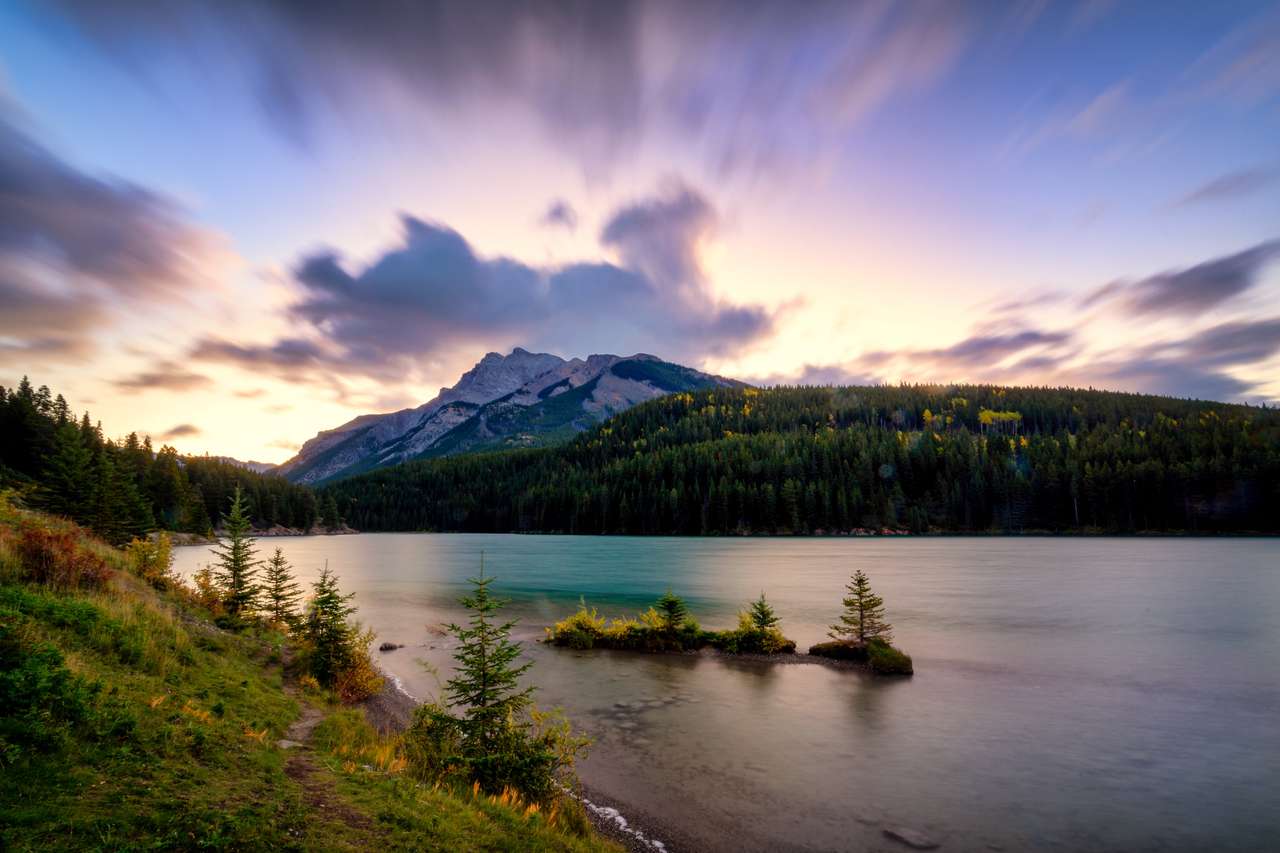 Parque Nacional Banff Mount Rundle al amanecer. rompecabezas en línea