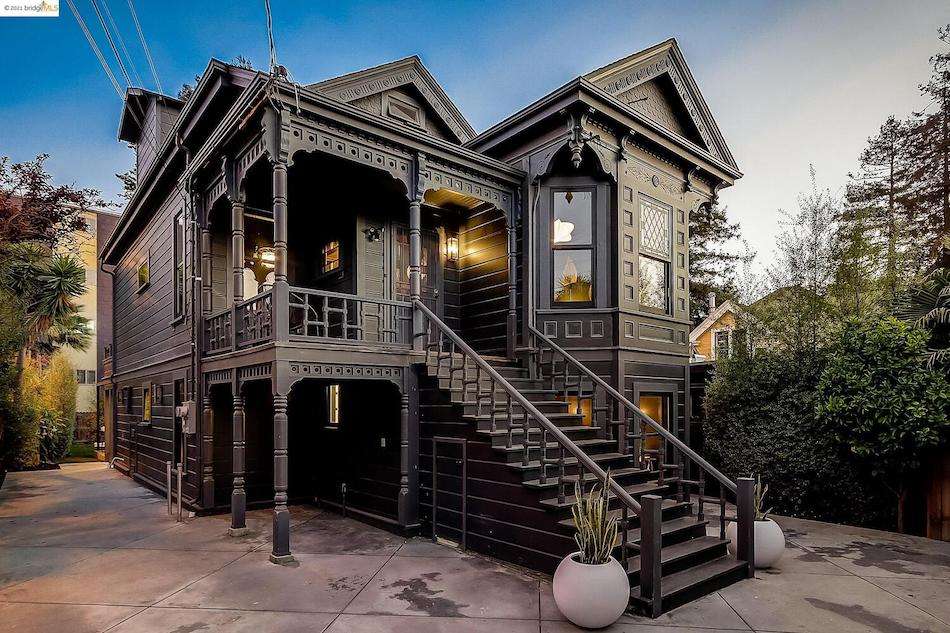house with stairs jigsaw puzzle online