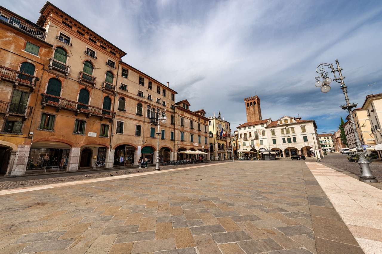 A Bassano del Grappa belvárosa, a Piazza Liberta online puzzle