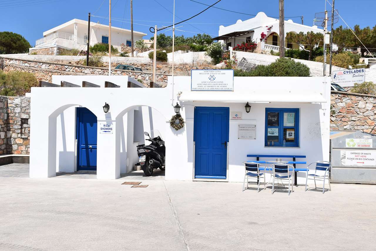 Grekiska ön Syros Finikas pussel på nätet