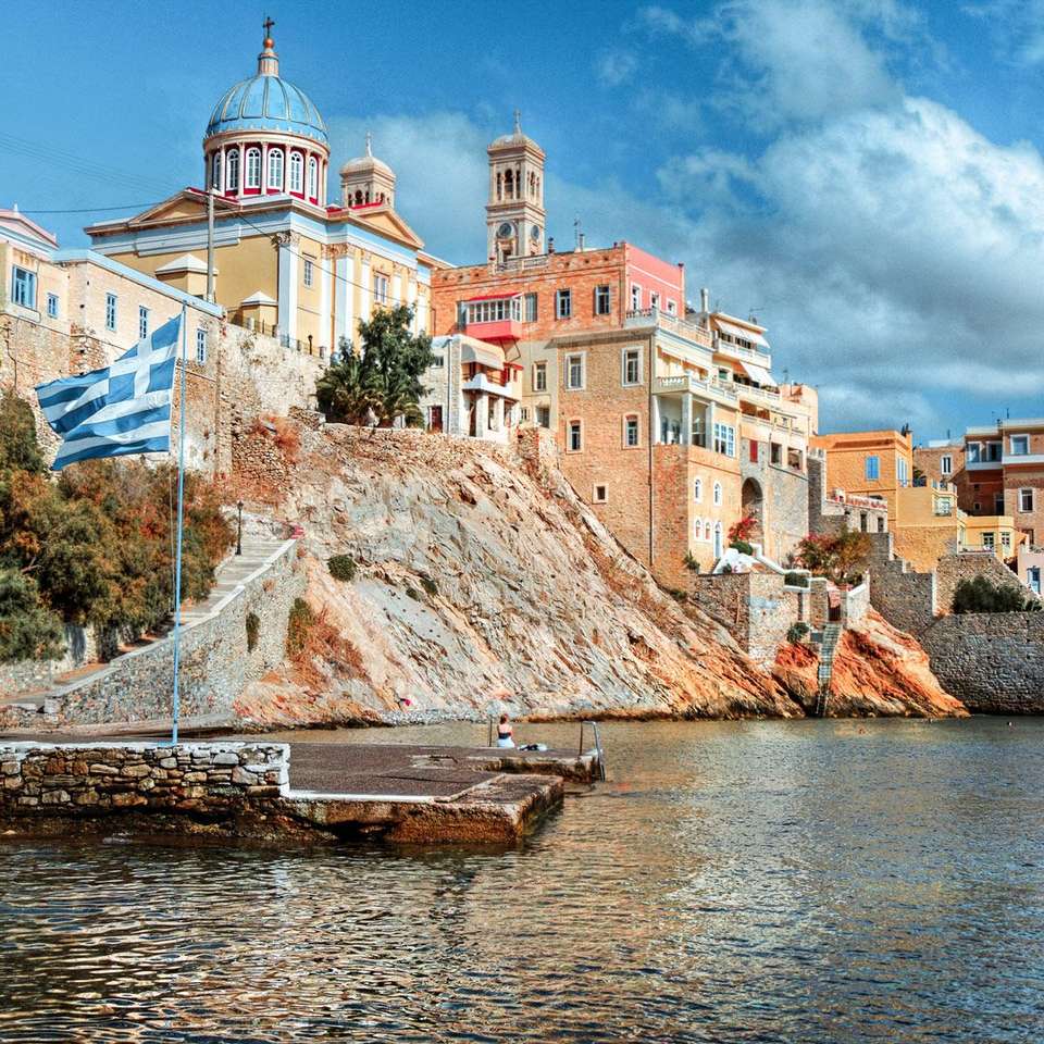 Grekiska ön Syros Ermoupolis pussel på nätet