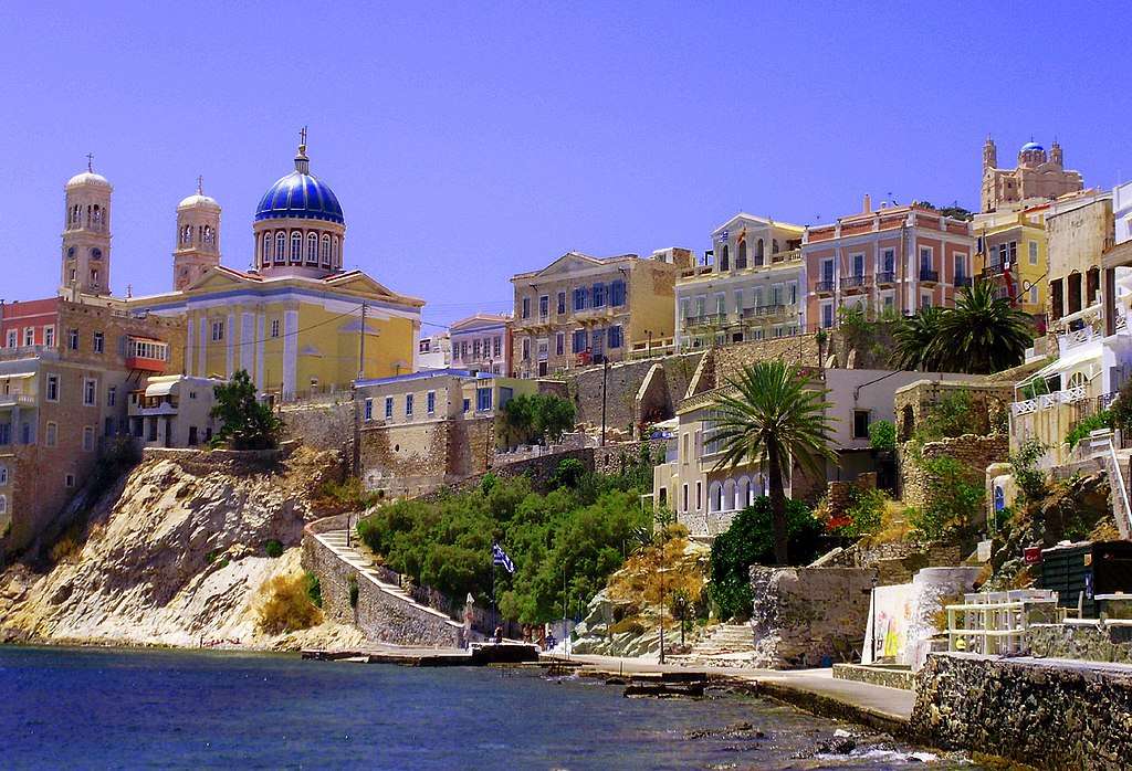 Grekiska ön Syros Ermoupolis Pussel online