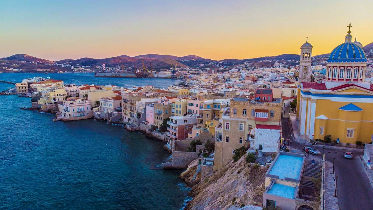 Řecký ostrov Syros Ermoupolis online puzzle