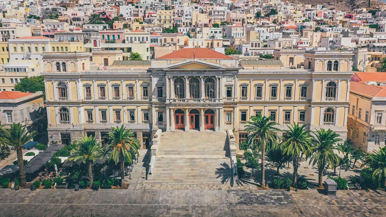 A görög sziget Syros Ano-Ermoupolis városháza kirakós online