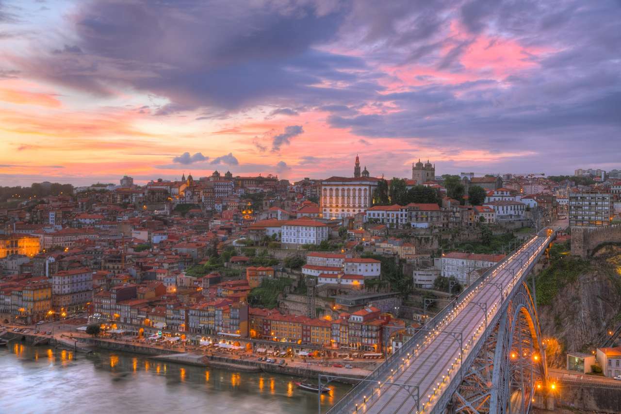 Ponte dom Luis above Old town Porto online puzzle