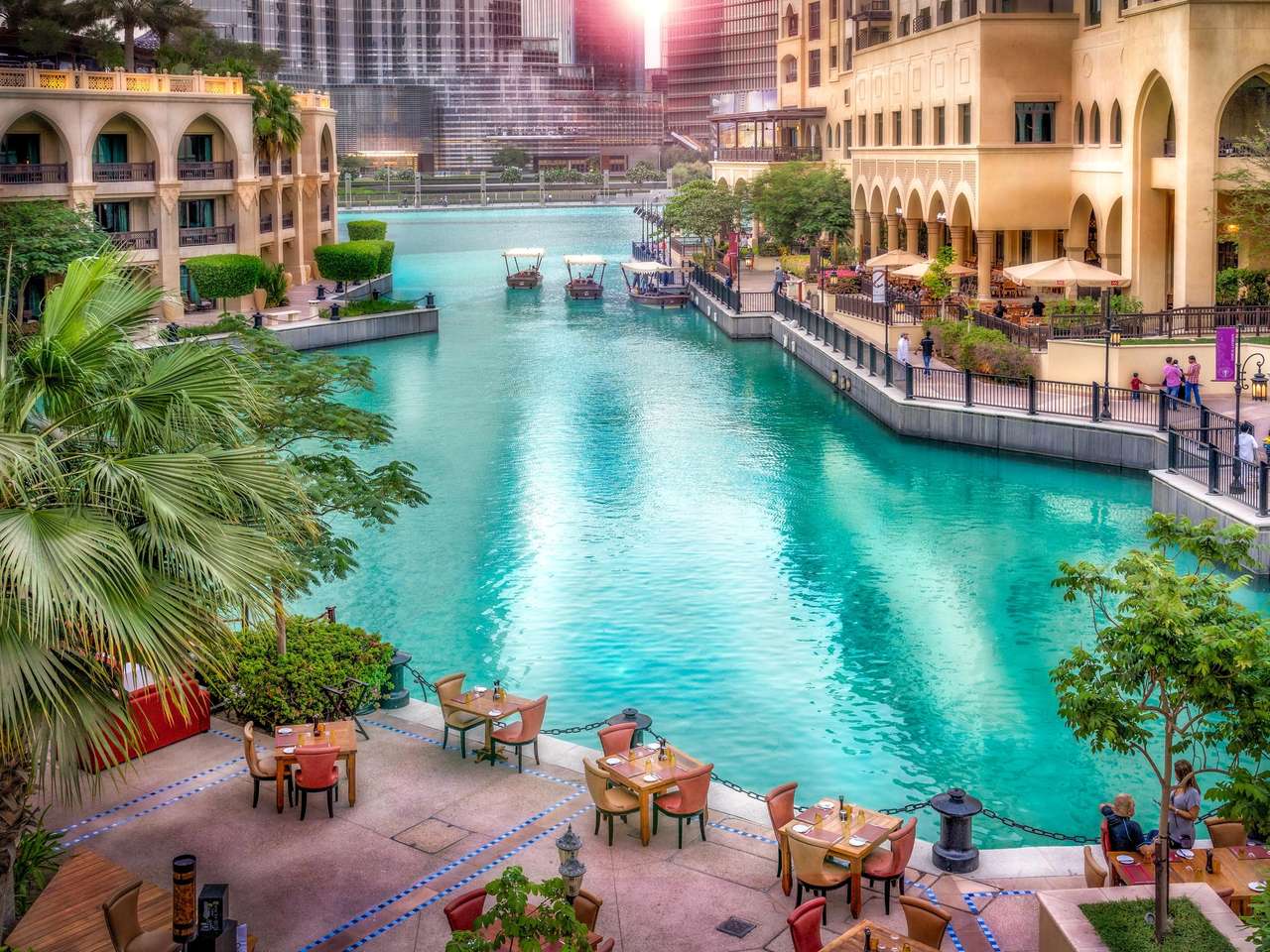 Der Kanal und Restaurants in Dubai Online-Puzzle