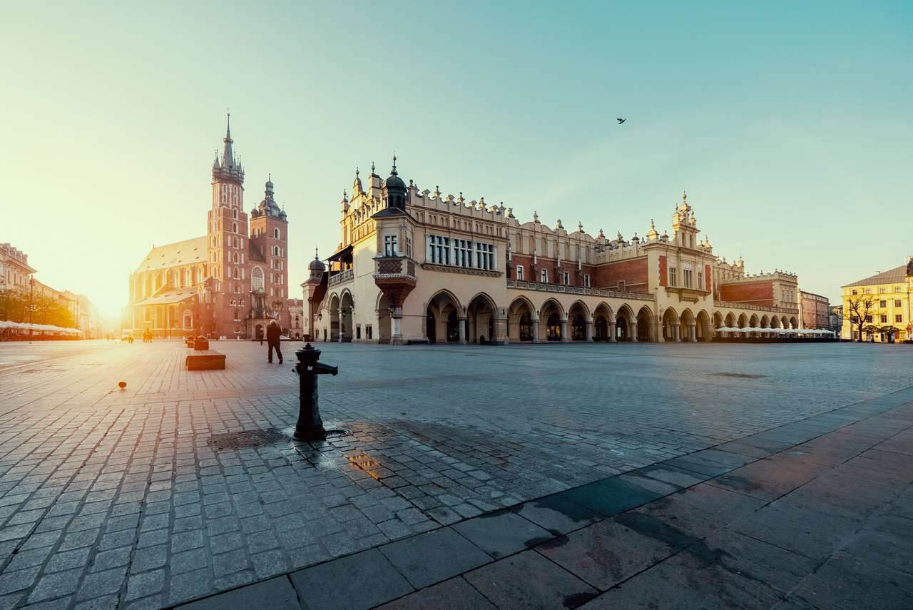 Marknadstorget i Krakow vid soluppgången pussel på nätet