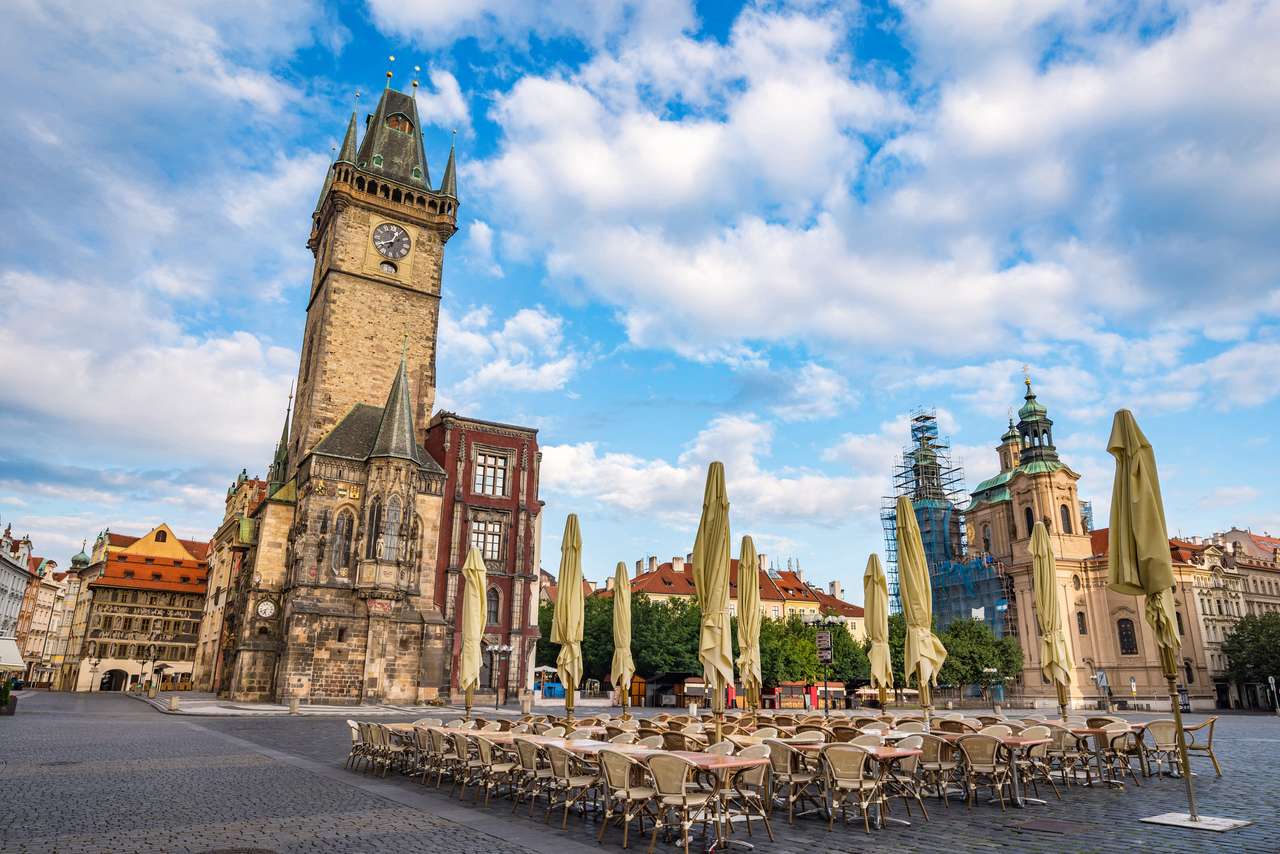 Plaza de la ciudad vieja y torre del reloj - Praga - República Checa rompecabezas en línea