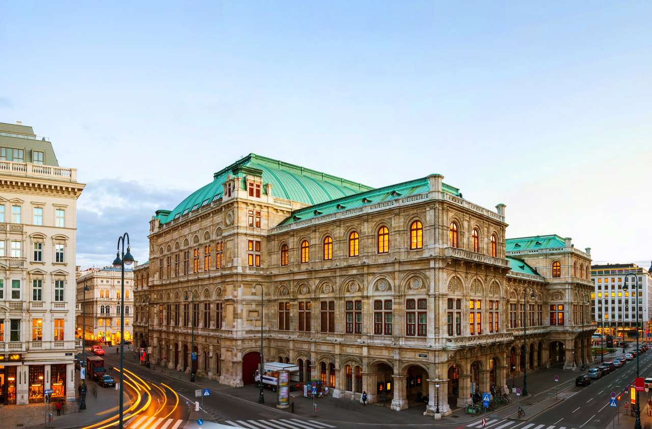 Виена, Австрия. Изглед към Държавна опера онлайн пъзел