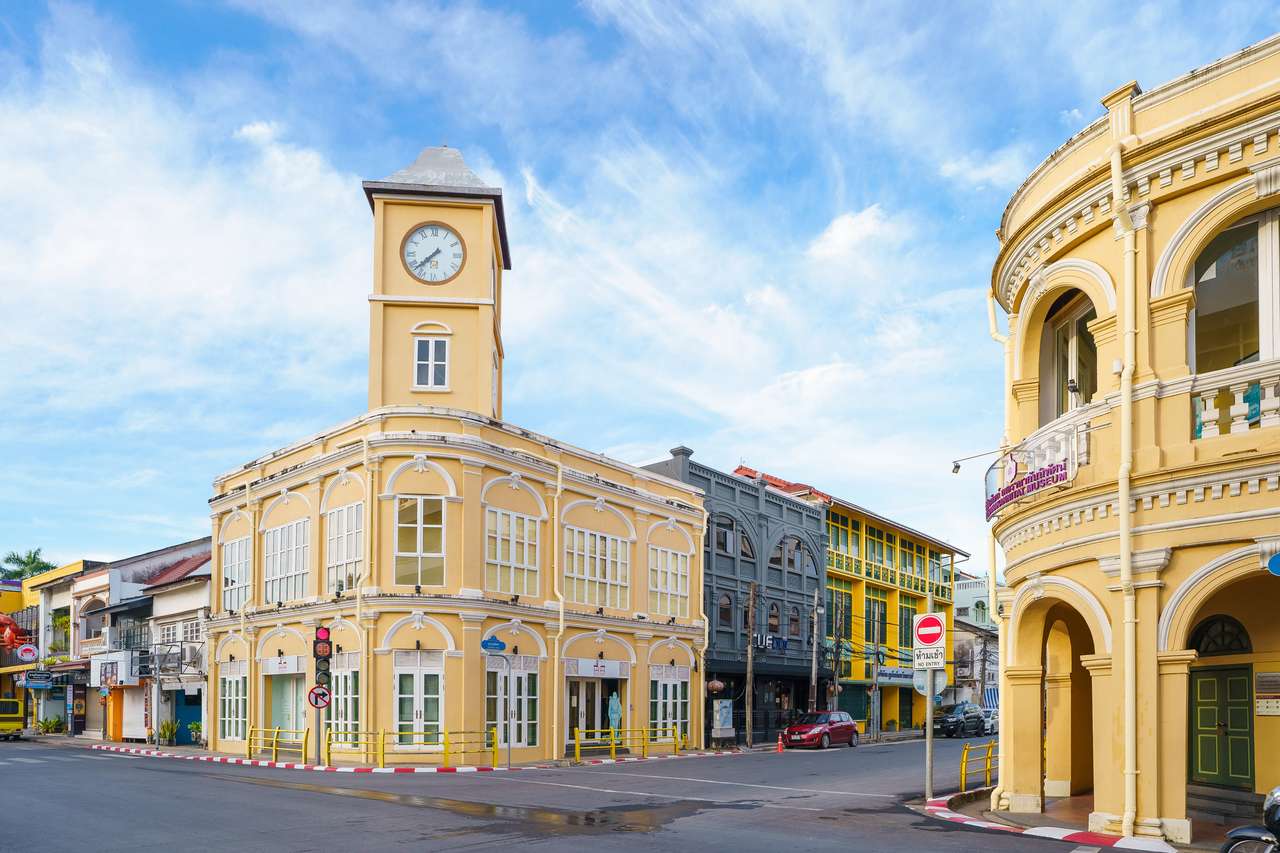 Phukets gamla stad med kinesisk portugisisk arkitektur pussel på nätet