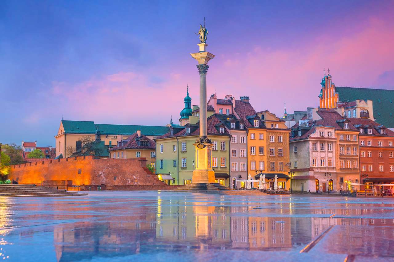 Oude stad in Warschau, Polen in de schemering online puzzel