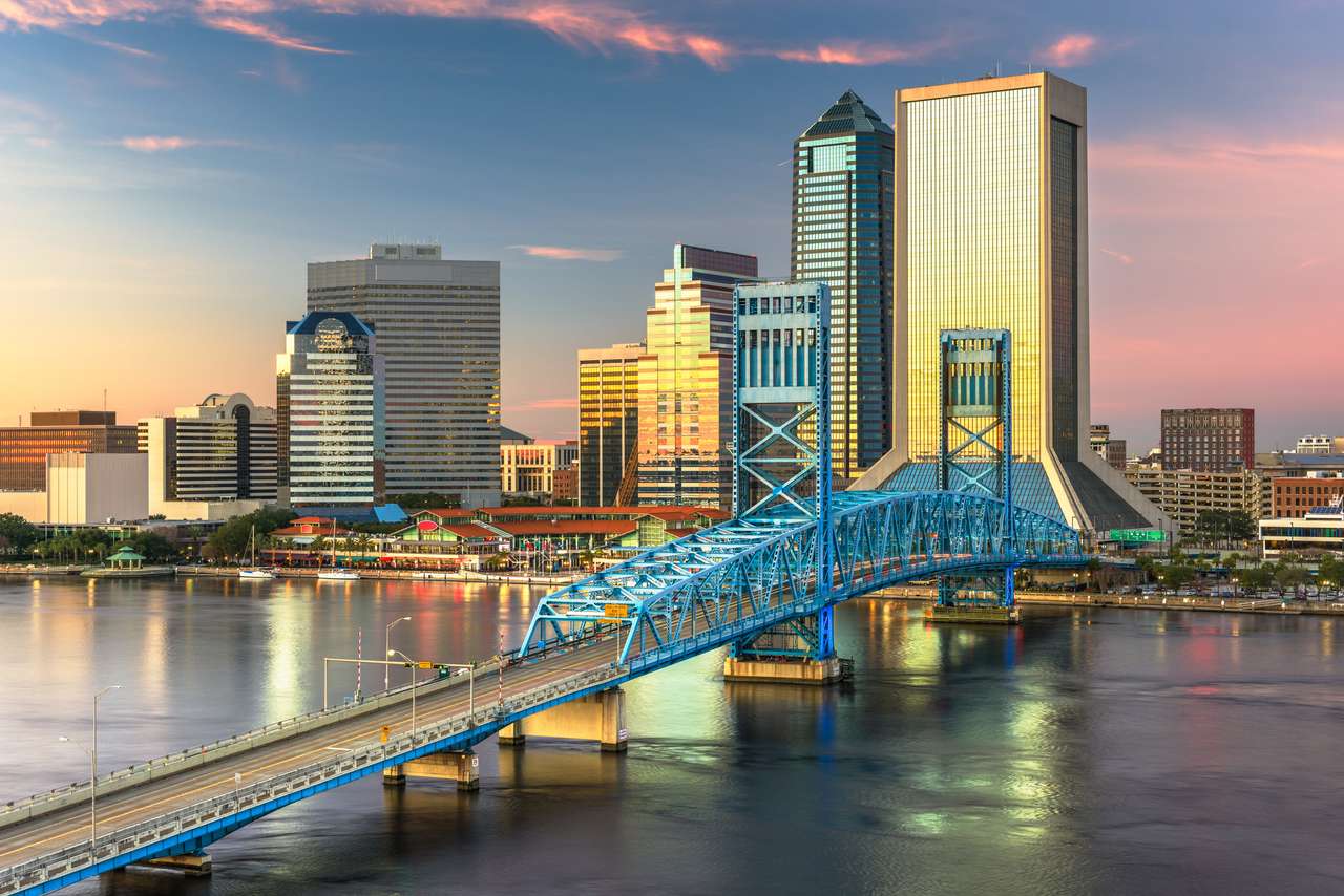 De skyline van de binnenstad van Jacksonville, Florida, Usa in de schemering. legpuzzel online