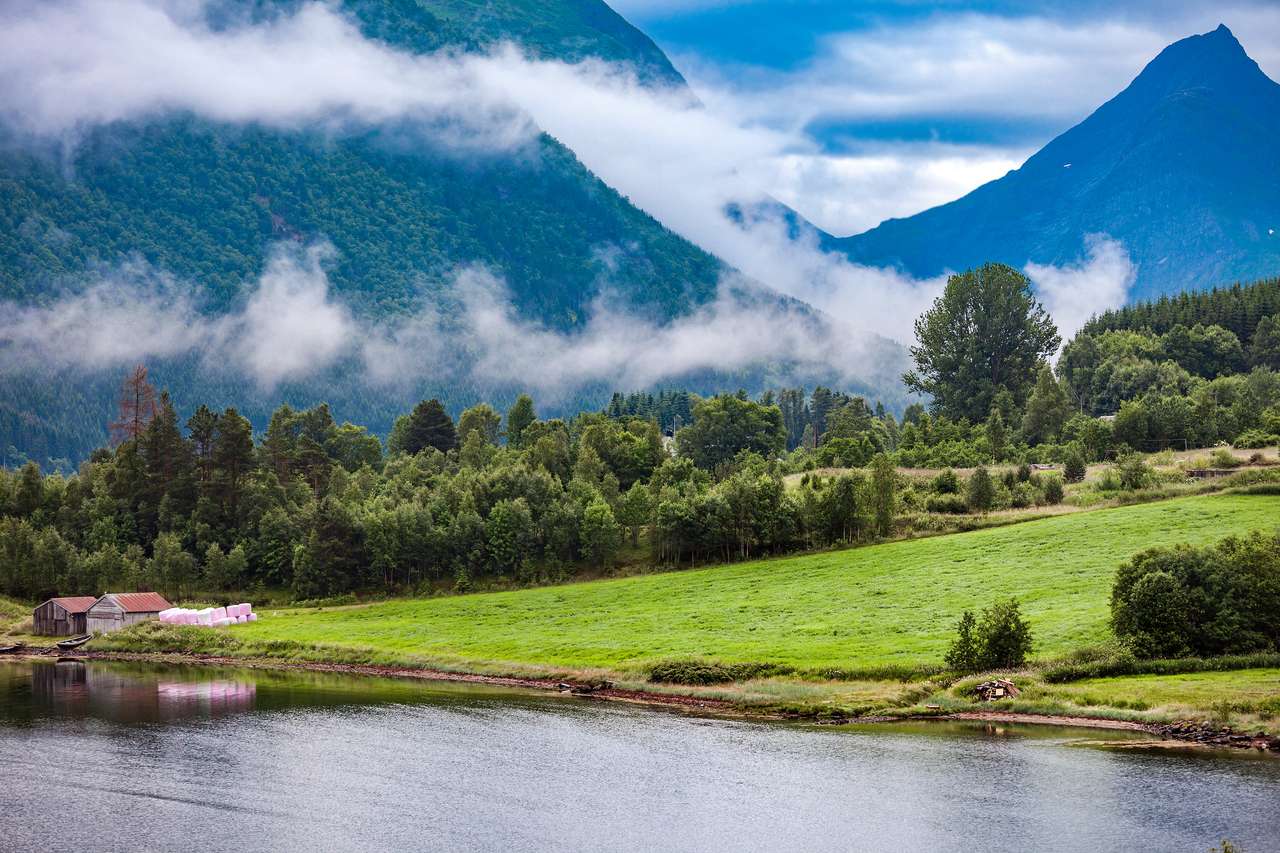 Bela paisagem natural da Noruega da natureza. puzzle online