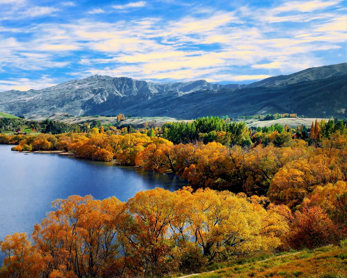 Autumn view of Lake Hayes, South Island, New Zealand jigsaw puzzle online