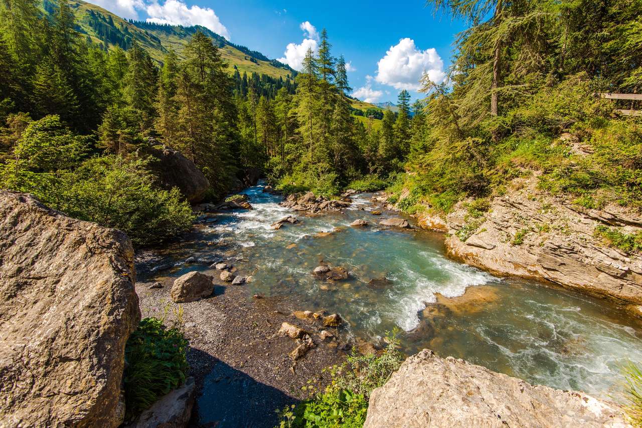 Алпийска река в Швейцария онлайн пъзел