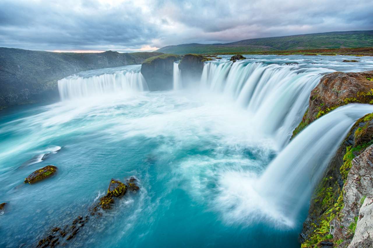Годафосс - очень красивый исландский водопад. онлайн-пазл