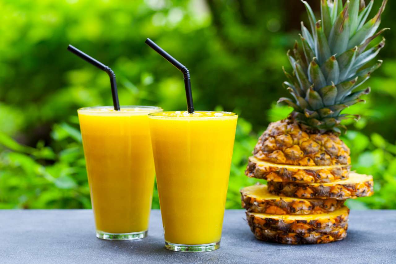 Ananas med tropisk fruktjuice Pussel online