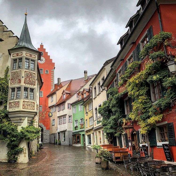 Deutschland - schmale mittelalterliche Straße in Bamberg Puzzlespiel online