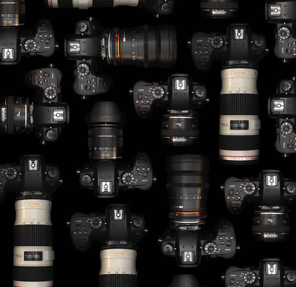 fekete és arany dslr fényképezőgép objektív kirakós online