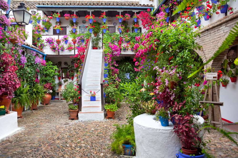 Córdoba decorada com flores quebra-cabeças online