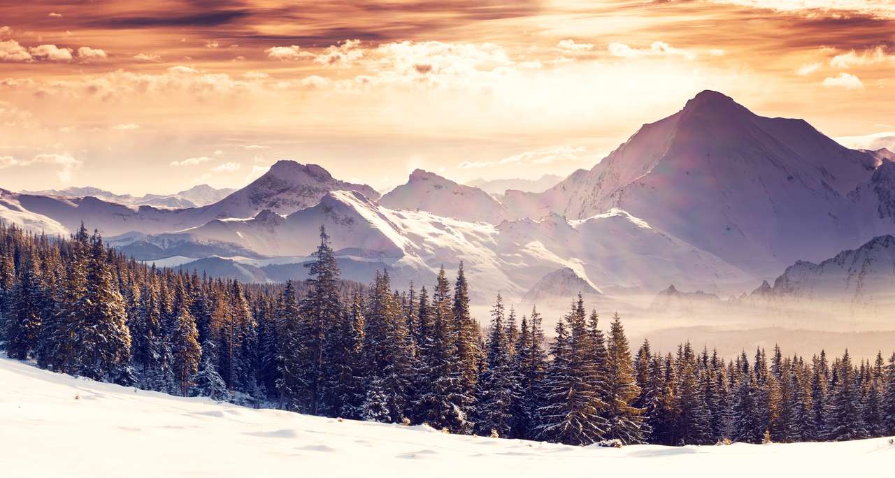 Fantastique paysage d'hiver en soirée puzzle en ligne