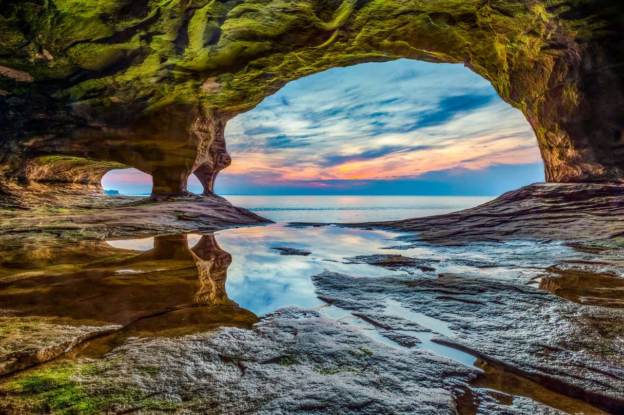 The sun sets on Lake Superior jigsaw puzzle online