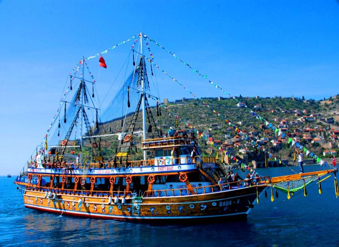 Croaziera Alanya Pirate Ship, Turcia jigsaw puzzle online