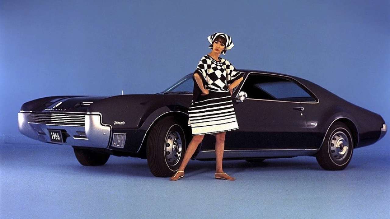 Oldsmobile Toronado 1966 року онлайн пазл