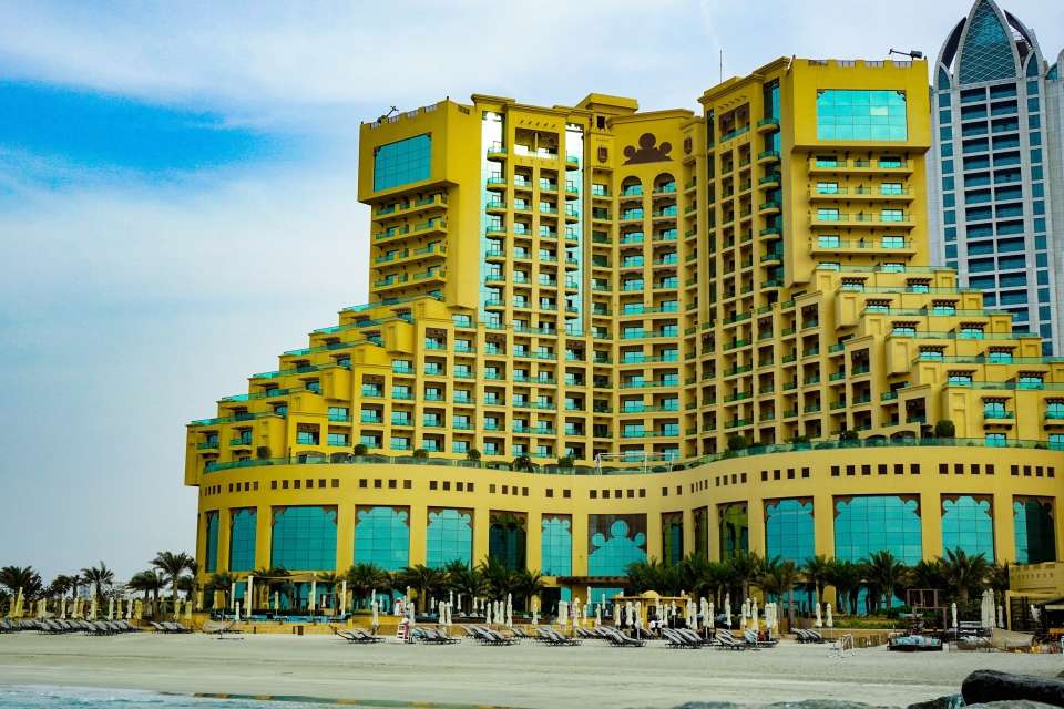 Отель в Аджмане - Emoraty Arabskie пазл онлайн