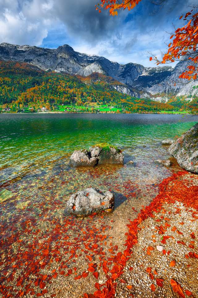 Idylická podzimní scéna v jezeře Grundlsee skládačky online