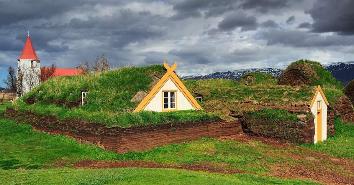 アイスランドの伝統的な泥炭住宅 オンラインパズル
