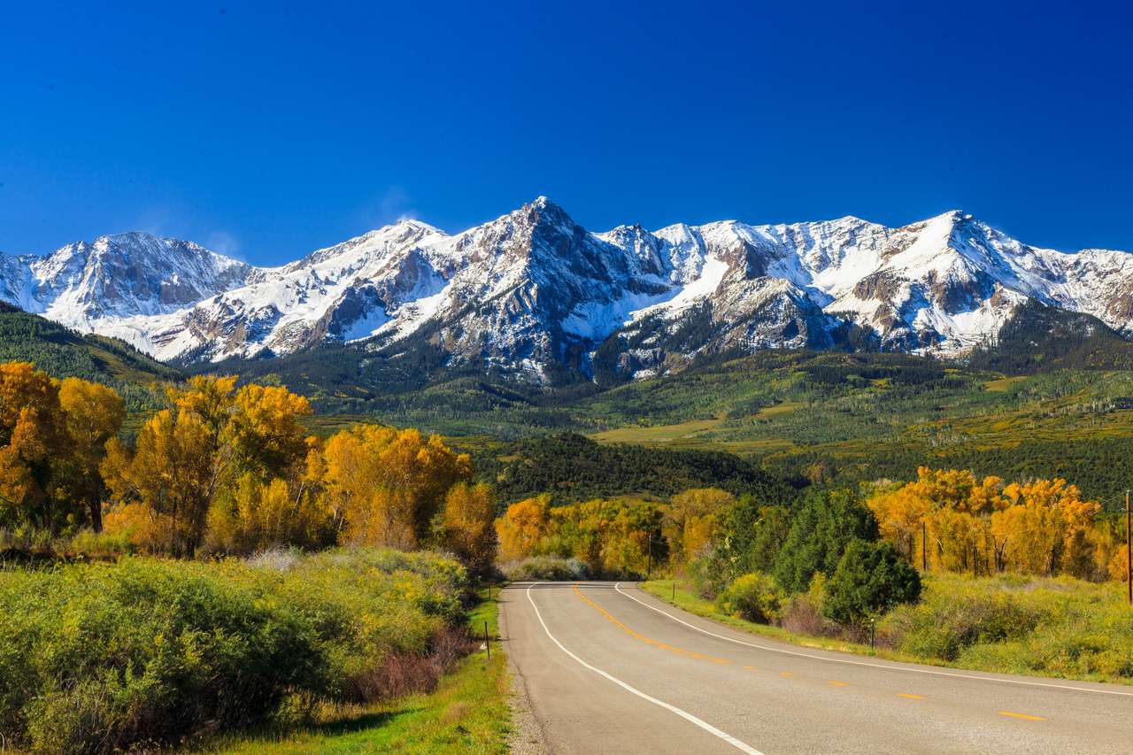 Plattelandsweg, herfstseizoen in Colorado legpuzzel online