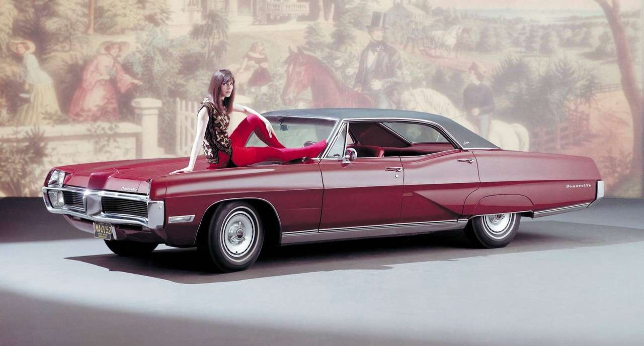 1967 Pontiac Bonneville Brougham jigsaw puzzle online