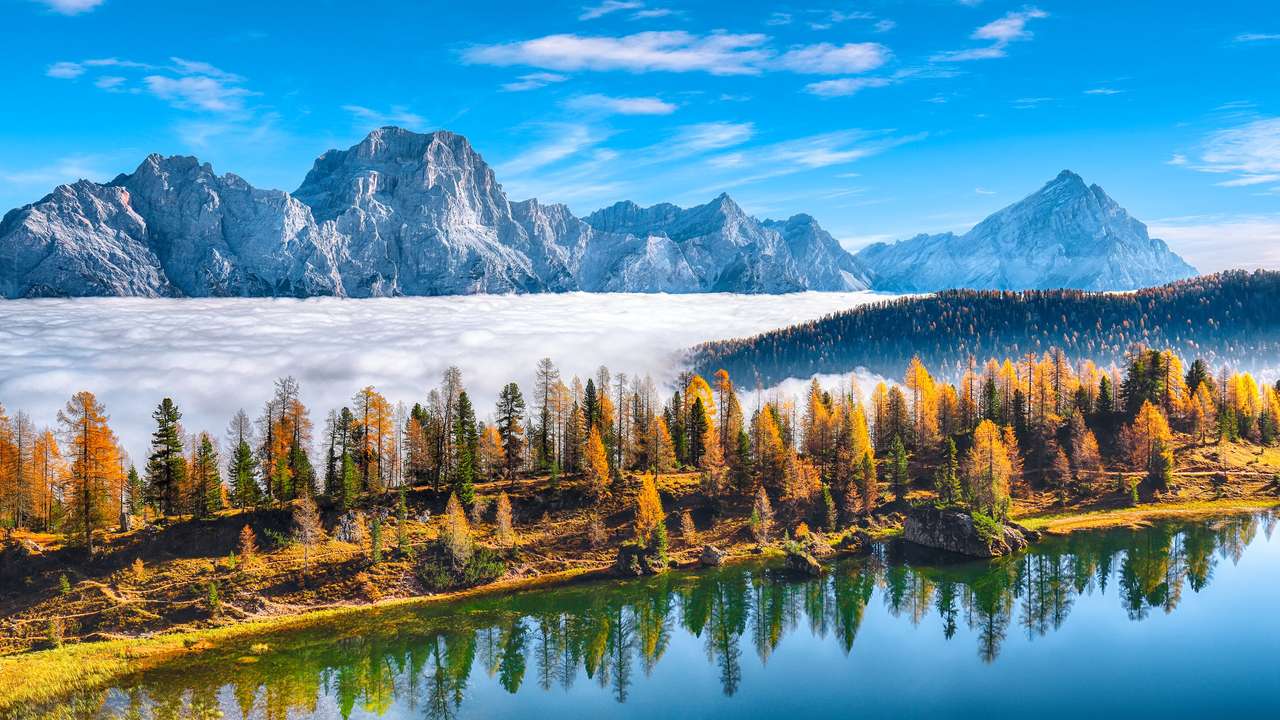 Lago Federa en Alpes Dolomitas rompecabezas en línea