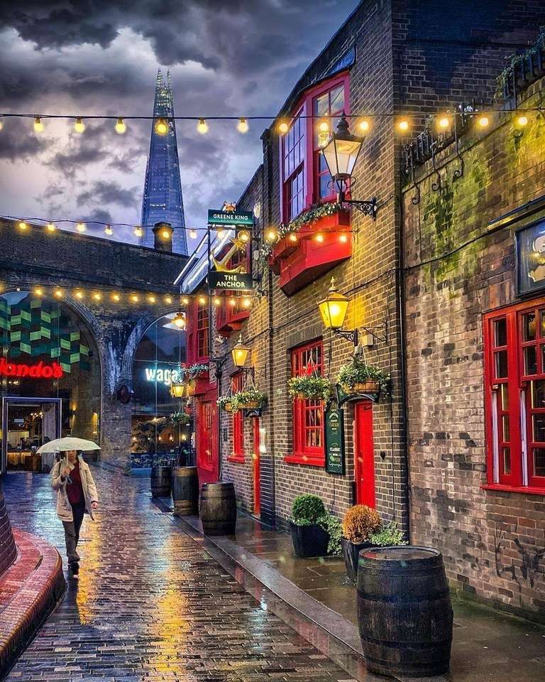 London in the evening jigsaw puzzle online